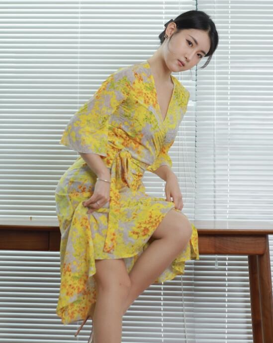 美女絲襪夾b