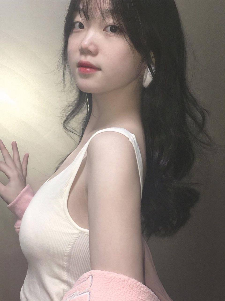 美女被抽插舔B到哭內(nèi)射視頻