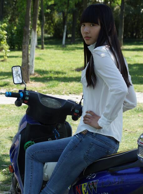 巨大乳首に揉んで乳搾り